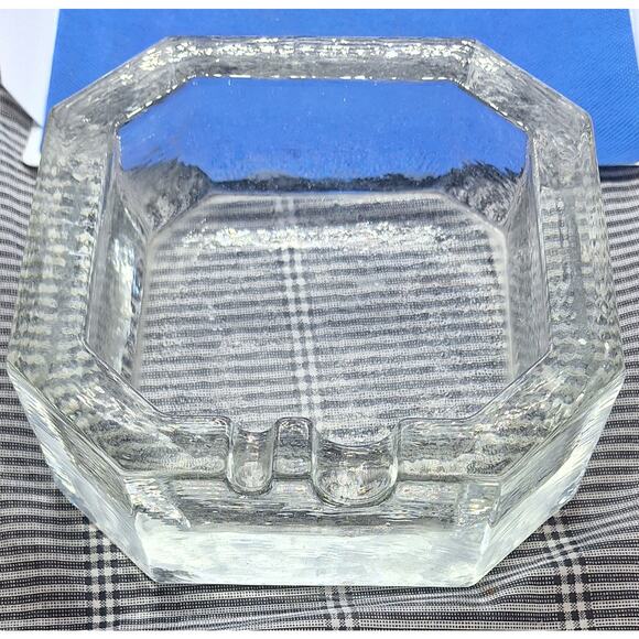 Mid-century modern- vintage ice textured glass- crystal clear ashtray- mint! - Picture 1 of 6